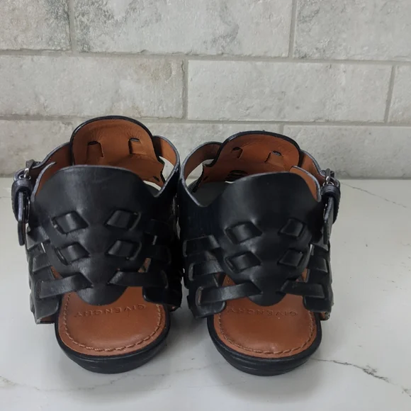 GIVENCHY black leather gladiator sandals - Picture 5 of 14